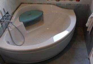 Vasca angolare Teuco in vetroresina