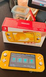 Nintendo Switch Lite gialla + micro sd 64gb