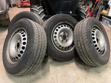 Cerchi e gomme per Volkswagen t5 Multivan