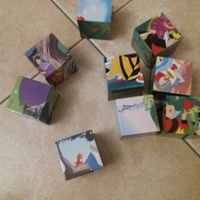 Gioco a cubetti e libro