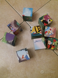 Gioco a cubetti e libro