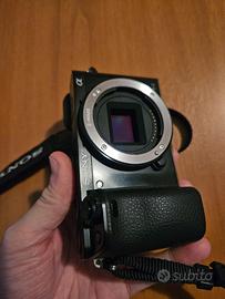 Sony A6000 + Accessori vari