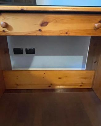 scrivania e armadio in pino