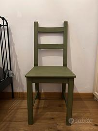 Sedia verde IKEA in  legno