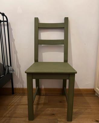Sedia verde IKEA in  legno