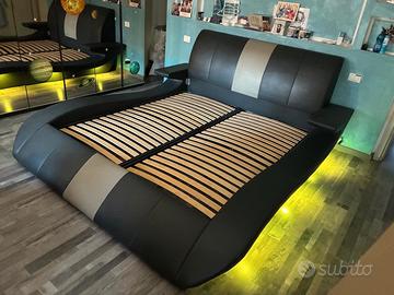 LETTO MATRIMONIALE CON LUCI