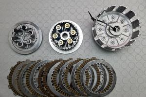 CAMPANA FRIZIONE HONDA CRF 450 2005 2006 CRE F 200