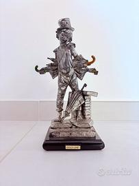 Scultura "venditore di ombrelli" Depose 936