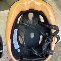 Casco bici e ginocchiere