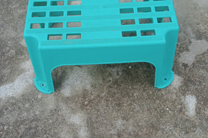 Sgabello in plastica