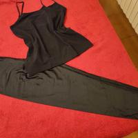 fuseaux con canotta color nero