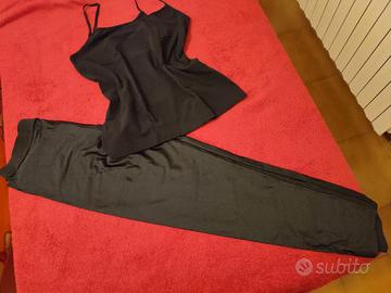 fuseaux con canotta color nero