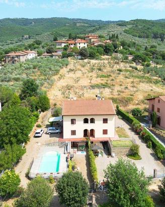 Villa di 245 m² con 3 locali e box auto a Castigli