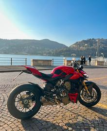 Ducati streetfighter v4 s 2023 akrapovic