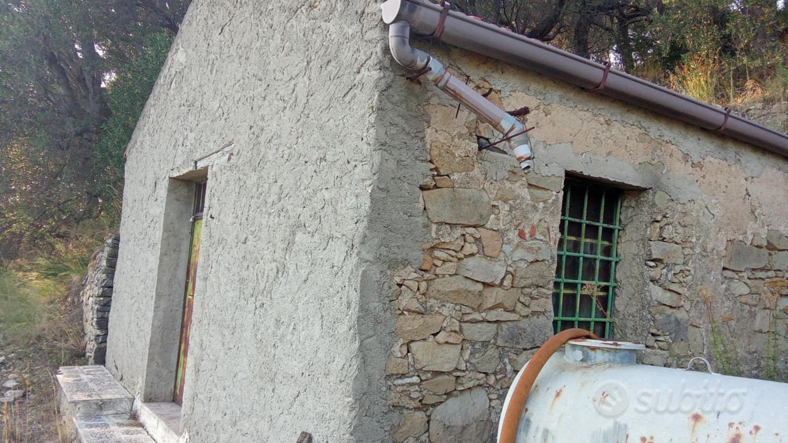 Terreno di quasi un ettaro panoramico cn ruderino - Altro