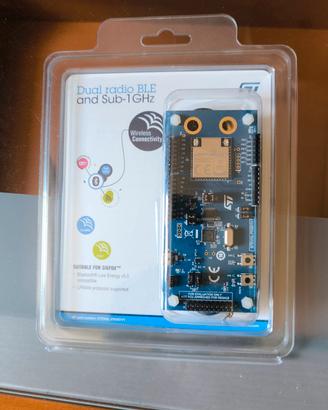 Dual radio BLE