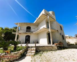 Interessante villa vicino al Lungomare di Avola
