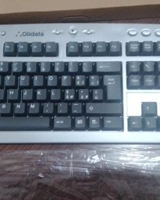 Tastiera + Mouse laser + cavo, tutto a soli 8