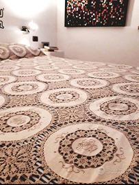 Copriletto matrimoniale a uncinetto