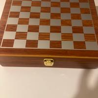 Cofanetto fiaschetta e scacchi
