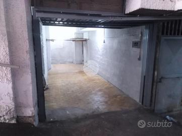 AUTORIMESSA A NAPOLI