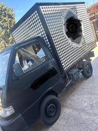 Piaggio Porter allestimento negozio itinerante