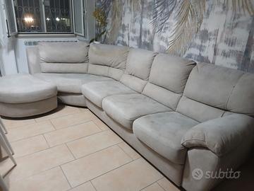 Divano angolare 310 cm con penisola e pouf