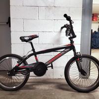 bicicletta BMX 