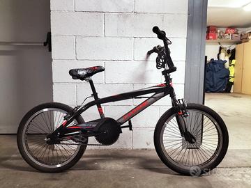 bicicletta BMX 