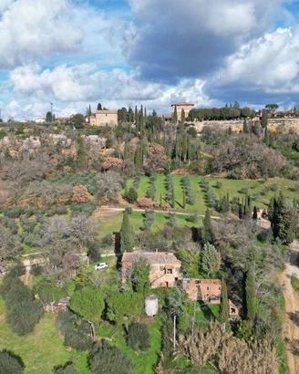 Rustico / Casale di 400 m² con box auto a Pienza