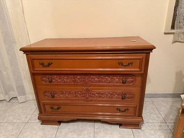 Set di comodino e comò
