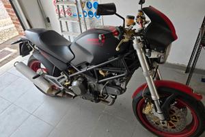 DUCATI MONSTER 900 del 2000