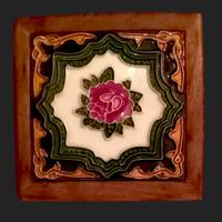 mensola verticale decorata di ceramica