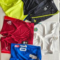 Stock di 4 pantaloncini da calcio originali