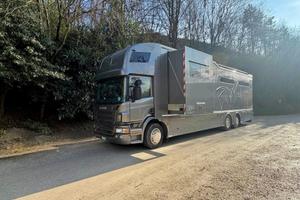 Van Scania STX trasporto cavalli con popout