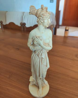 Statuetta resina dea classica 