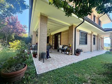 Splendida Villa Bifamiliare