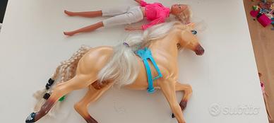 Barbie cavallo accessori