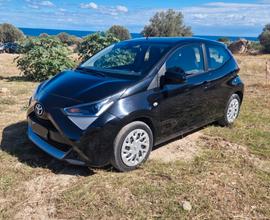 Toyota Aygo Connect 1.0 VVT-i 72 CV 5 porte x-clus