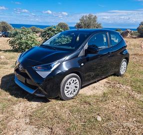 Toyota Aygo Connect 1.0 VVT-i 72 CV 5 porte x-clus