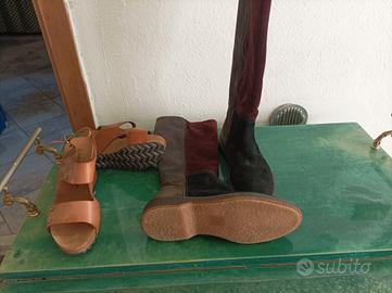 scarpe sandali in cuoio e stivali in camoscio 