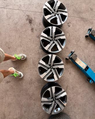 Quattro Cerchi 19 pollici kia Sorento anno 2020