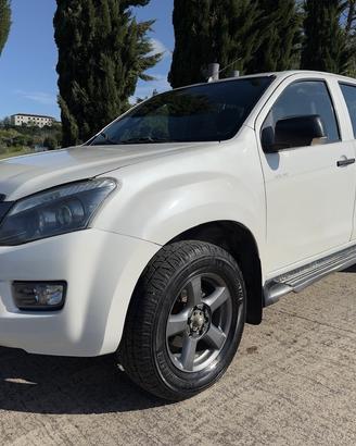 Isuzu D-Max 2.5 Crew Cab Quasar A/T 4WD