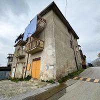 3 LOCALI A CASTIGLIONE DEL GENOVESI