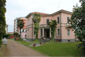 Villa a Gallarate (VA)