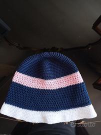 Cappello alla pescatora fatto a mano in cotone 