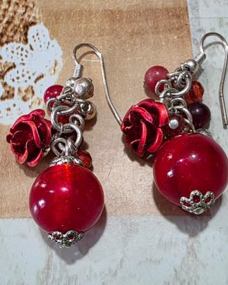 Orecchini rossi con rose bigiotteria