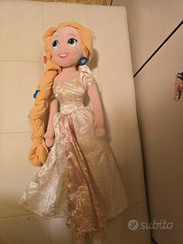 bambola morbida Rapunzel sposa
