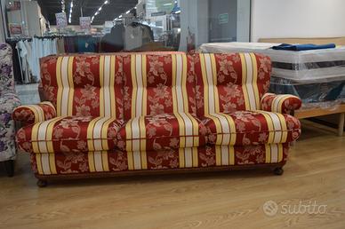 divano a righe nuovo a tre posti