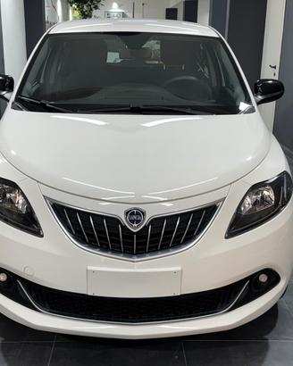 Lancia Ypsilon 1.0 FireFly 5 porte S&S Hybrid Gold